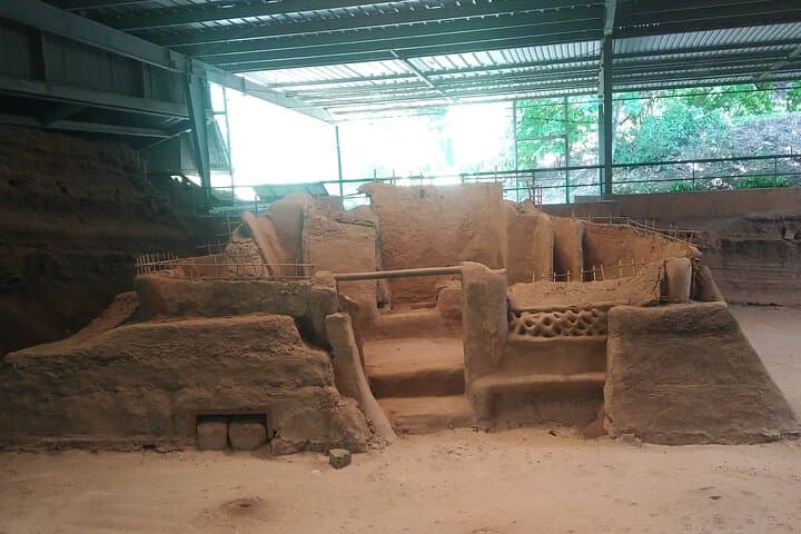 Day Trip to El Salvador Mayan Ruins: Joya de Ceren, Tazumal & Lake Coatepeque photo 2