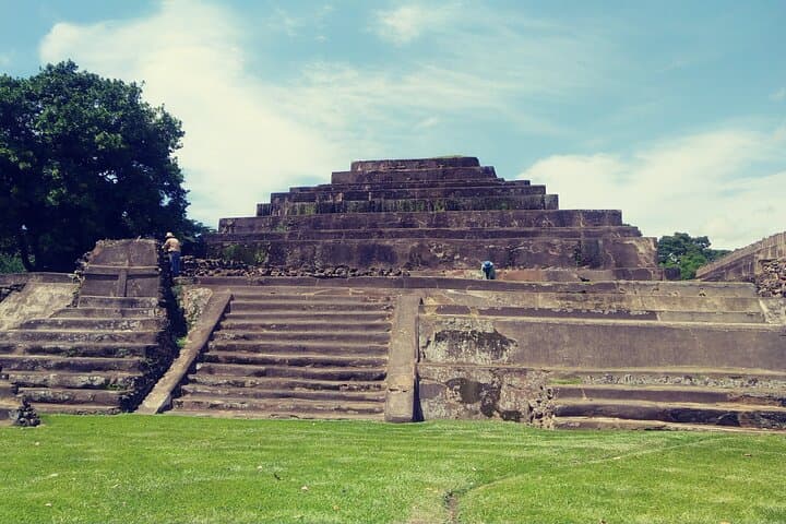 Day Trip to El Salvador Mayan Ruins: Joya de Ceren, Tazumal & Lake Coatepeque photo 3