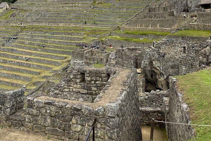 One-Day Machu Picchu Train Tour from Cusco with Lunch — Circuit 2 Guided Visit photo 4