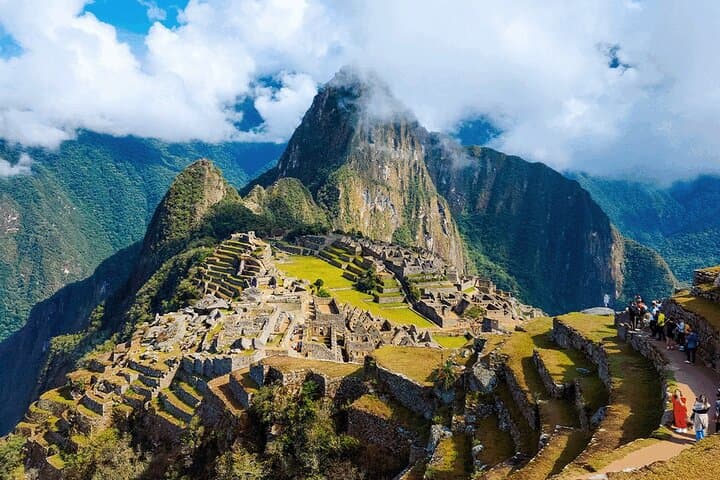 One-Day Machu Picchu Train Tour from Cusco with Lunch — Circuit 2 Guided Visit photo 5
