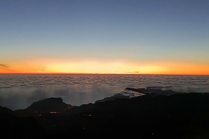 Pico do Arieiro Sunrise Private Tour from Funchal — Levada Balcões Morning Walk