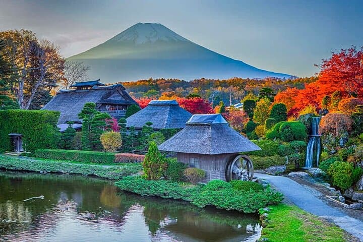 Private Mount Fuji Day Trip from Tokyo: Lakes, Pagodas & Houtou photo 4