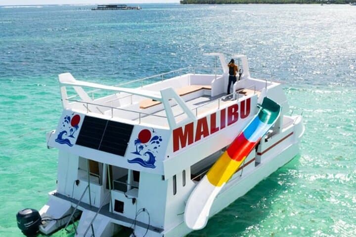 Punta Cana Catamaran Party Snorkeling with Barra Libre: Open-Bar Boat Cruise & Natural Pool Swim