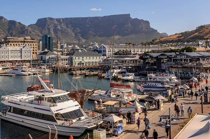 10-Day Kruger, Victoria Falls & Cape Town: Big-5 Safaris, Zambezi Cruise and Winelands