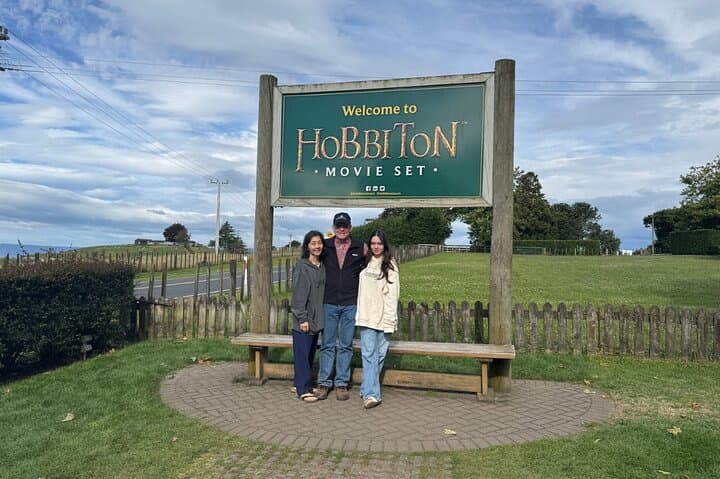 Hobbiton Movie Set Private Transfer: Scenic Waikato Drive and Guided Tour from Auckland