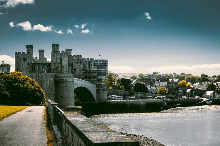 North Wales in a Day: Conwy Castle Walls and the Llyn Idwal Trail from Liverpool