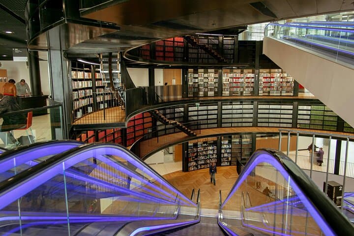 discover-birmingham-day-trip-from-manchester-10-hour-private-tour photo 4