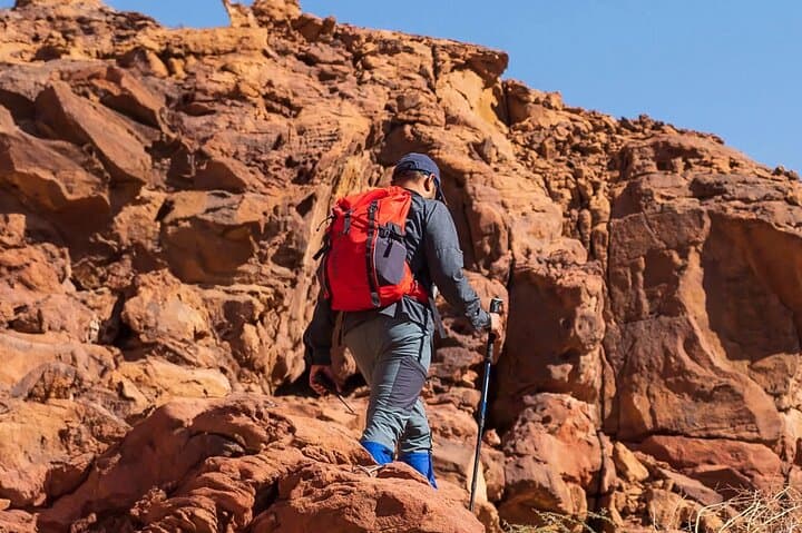 AlUla Peaks Valley Trail Hike — 6km Sharaan Reserve Mountain Trek photo 2