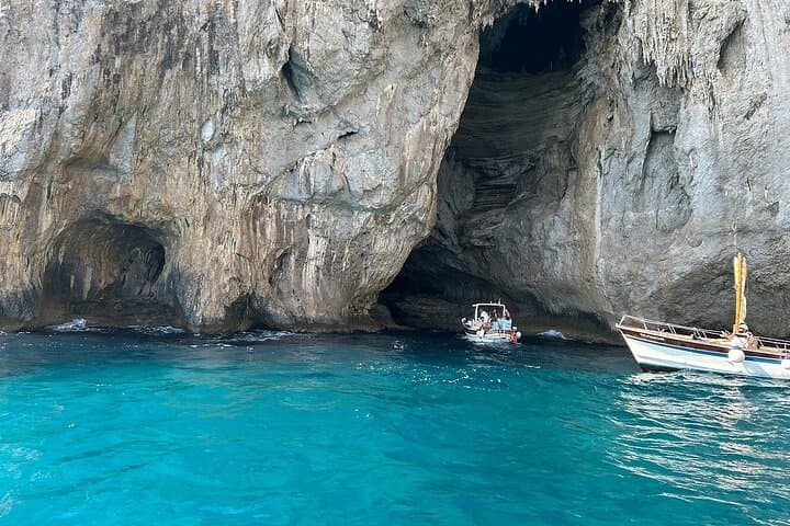 Blue Grotto Early Entrance Experience - Beat the Crowds at Capri's Glowing Cave photo 2