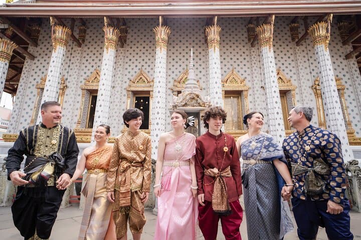Thai Costume Photoshoot at Wat Arun & Wat Pho — Temple Photography Experience in Bangkok photo 2