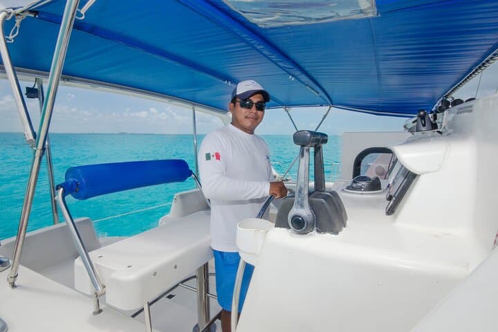 Isla Mujeres Premium: Snorkel the Underwater Museum and Beach Club Escape photo 3