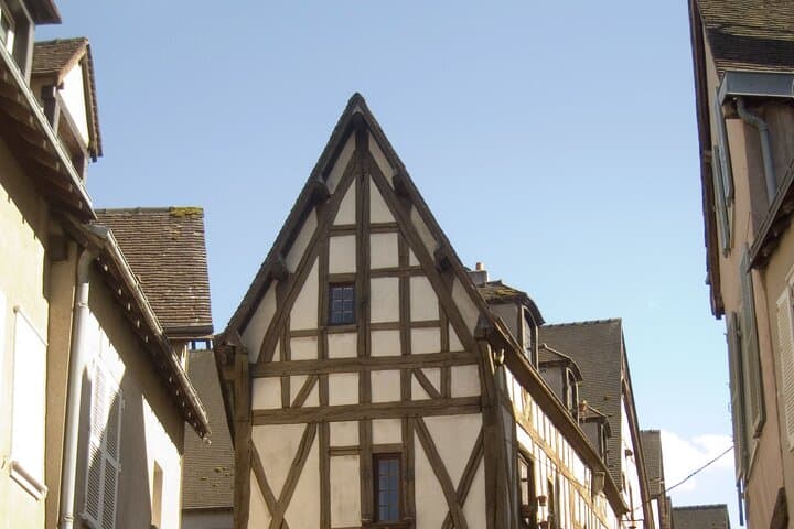 Private Chartres Cathedral Tour by Minivan — Stained Glass, Labyrinth & Medieval Streets photo 4