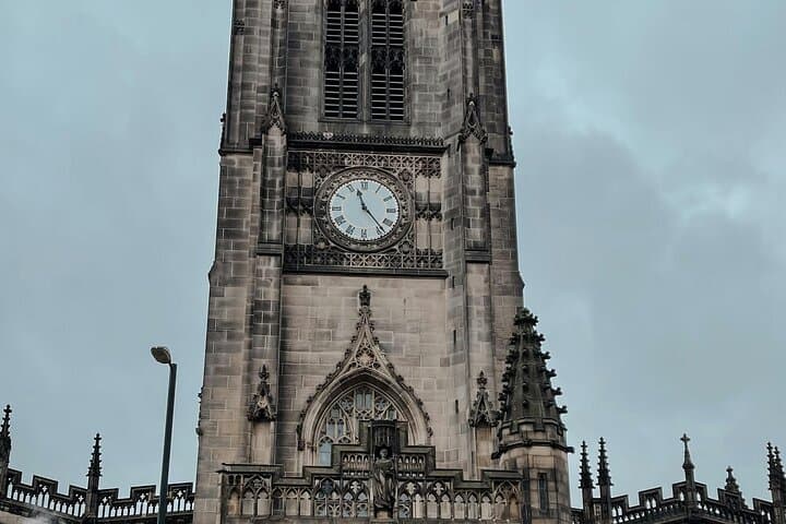 Ultimate Manchester 10‑Hour Private Day Tour — Cathedral, Canals & Fletcher Moss photo 4