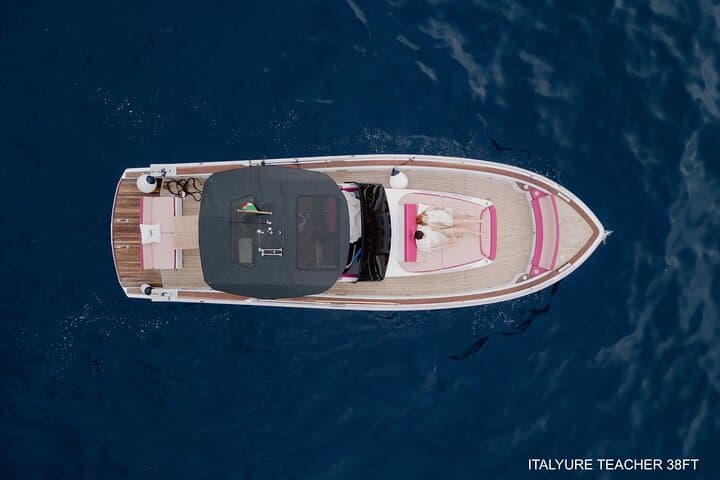 Private Half-Day Boat Tour Along the Amalfi Coast from Positano and Praiano