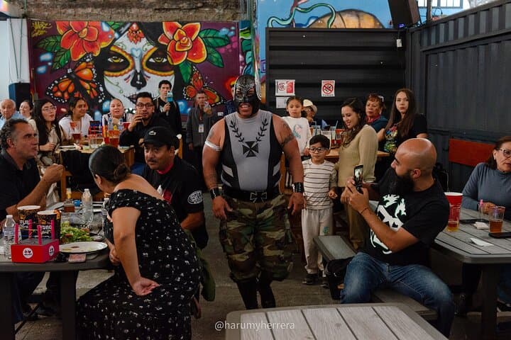 Insider's Lucha Libre Night: Tacos, Tequila & Arena México Experience photo 2