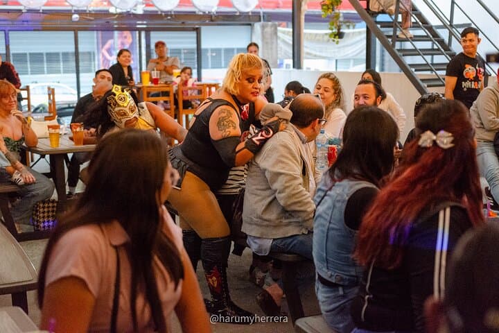 Insider's Lucha Libre Night: Tacos, Tequila & Arena México Experience photo 3