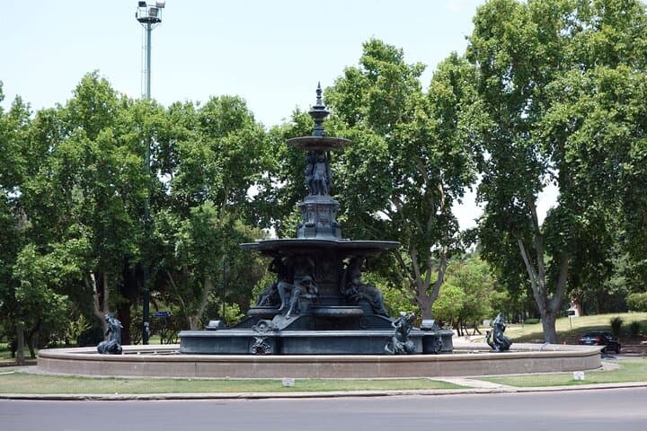 Mendoza City Tour: Plaza Independencia to General San Martín Park