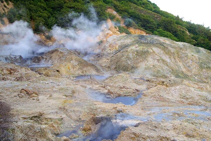 Private La Soufriere Drive-In Volcano Tour: Sulphur Springs, Pitons & Waterfalls (St. Lucia)