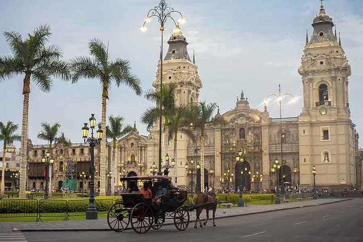 Lima Full-Day Highlights: Miraflores, Barranco & Historic Center with Lunch