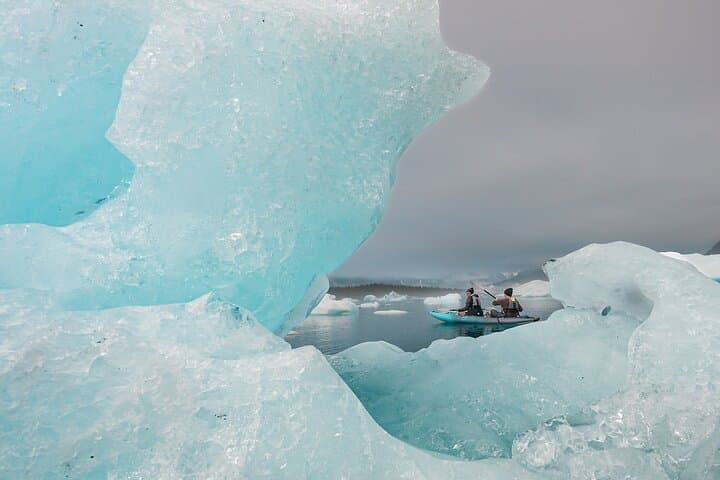 Bear Glacier Flight and Kayak Adventure: Helicopter Landing, Icebergs & Alaskan Lunch photo 3