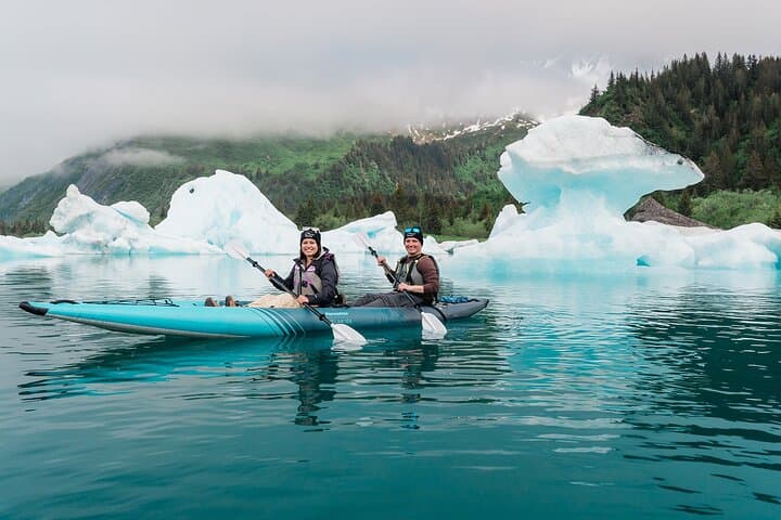 Bear Glacier Flight and Kayak Adventure: Helicopter Landing, Icebergs & Alaskan Lunch photo 4