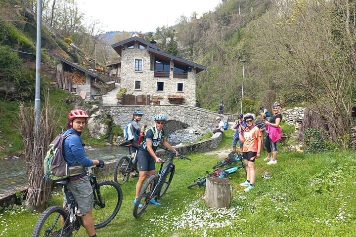 Lake Como E‑MTB Half‑Day Tour with Electric Bike and Winter Aperice