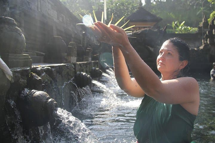 Early Access Tirta Empul Melukat Ceremony — Skip-the-Line Spiritual Purification in Bali photo 4