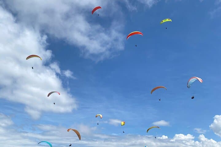 Paragliding in Medellín — Tandem Flights from San Félix Over the Aburrá Valley
