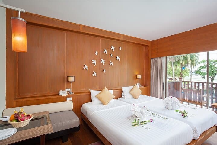 Phuket Stopover: Seaview Patong Hotel, Airport Transfers & Island Highlights photo 3