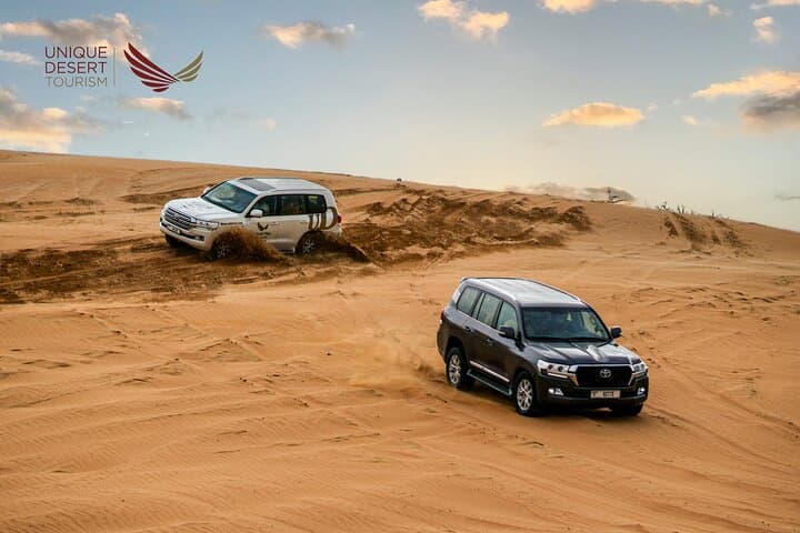 Dubai Desert Safari Evening Dune Bashing, BBQ & Live-Show Camp Experience
