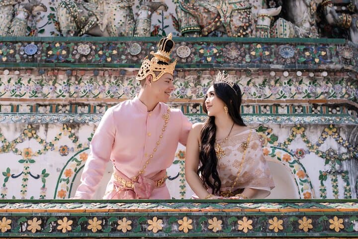 Thai Costume Photoshoot at Wat Arun & Wat Pho — Temple Photography Experience in Bangkok