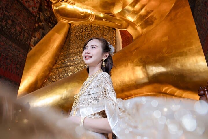 Thai Costume Photoshoot at Wat Arun & Wat Pho — Temple Photography Experience in Bangkok photo 3