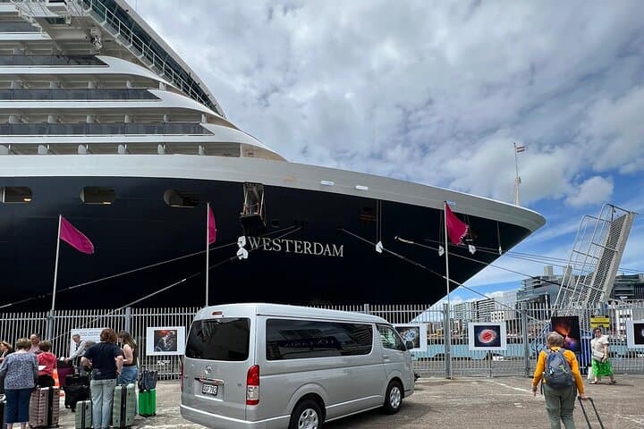 Private Cruise Transfer from Auckland Cruise Terminals to CBD Hotels
