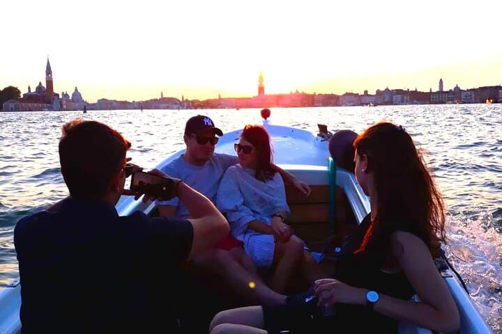 Lagoon Aperitif: Private 90-Minute Venice Boat Tour with Drinks and Views photo 5