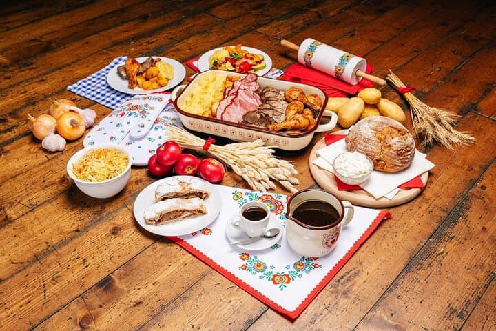 Prague Folklore Dinner — 4-Course Czech Feast with Live Music & Unlimited Drinks photo 2