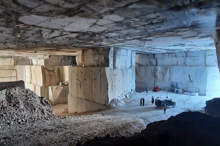 Jeep Through Carrara's Marble Quarries: 4x4 Marble Cave & Colonnata Tasting Tour photo 6