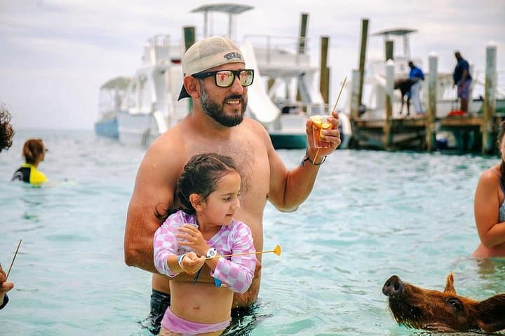 Piggy Splash Dash: Express Rose Island Swimming Pigs Tour from Nassau photo 2