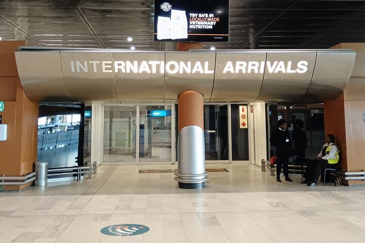 Private Cape Town Airport Transfers for Groups (4–13) — Meet & Greet Minivan photo 3