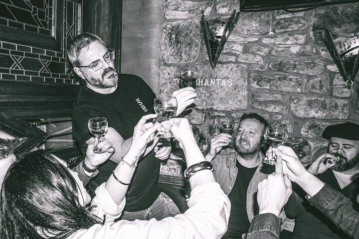 Glasgow Whisky Pub Crawl: Scottish Rogue Drams and City Stories