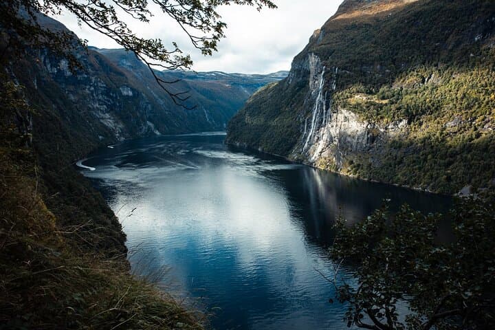 Kayak Geirangerfjord: Waterfall Views & Seven Sisters Paddle