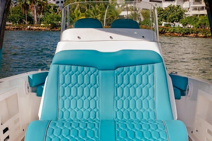 Rip Through the Rosario Islands: Cartagena Deluxe Speedboat Charter photo 3