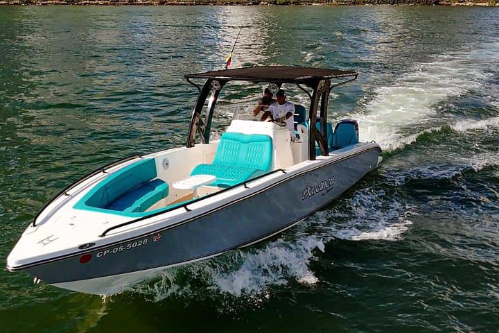 Rip Through the Rosario Islands: Cartagena Deluxe Speedboat Charter photo 1