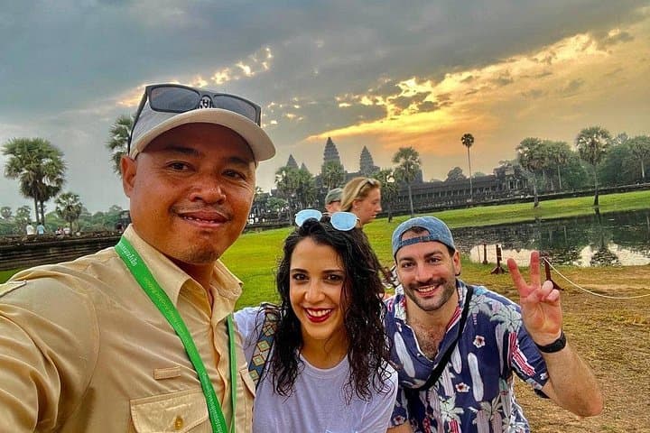 6-Day Angkor Wat to Phnom Penh Private Tour — Siem Reap Highlights & Khmer History photo 1