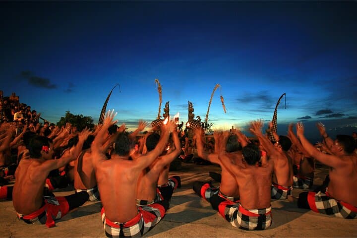 Uluwatu Temple Sunset & Kecak Fire Dance with Jimbaran Seafood Dinner photo 6