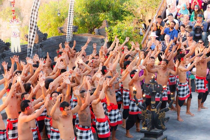Uluwatu Temple Sunset & Kecak Fire Dance with Jimbaran Seafood Dinner photo 5