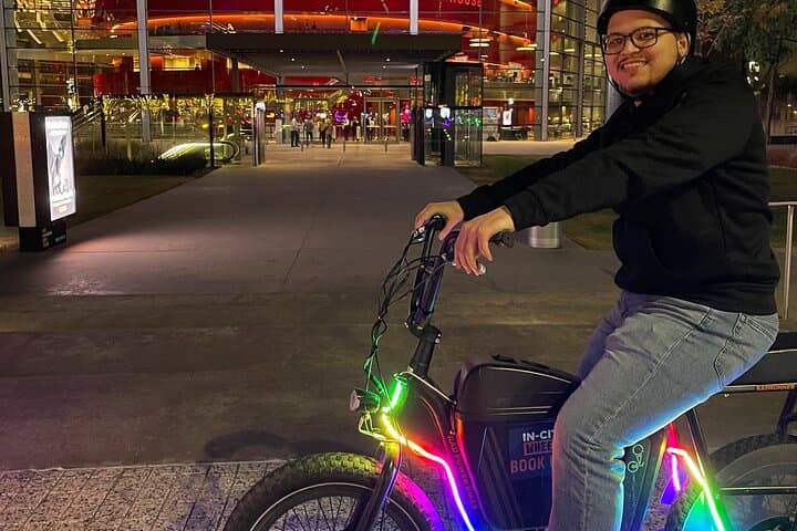 Downtown Dallas Night E-Bike Tour: 2-Hour Sightseeing Ride
