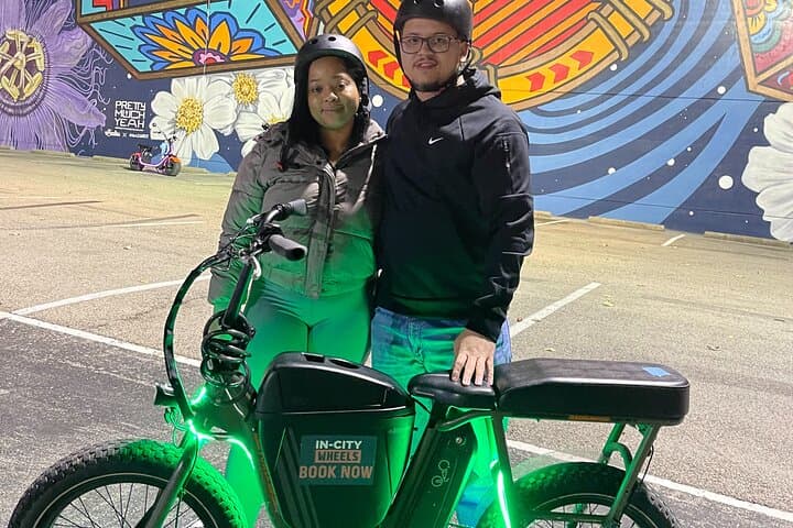 Downtown Dallas Night E-Bike Tour: 2-Hour Sightseeing Ride photo 3