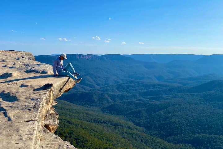 Blue Mountains Private Luxe Day Tour from Sydney — Wildlife, Waterfalls & Ferry Return