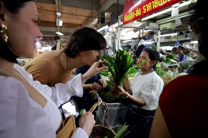 Bangkok Vegan Thai Cooking Class — Sutthisan Market & Hands-On Vegetarian Workshop photo 4