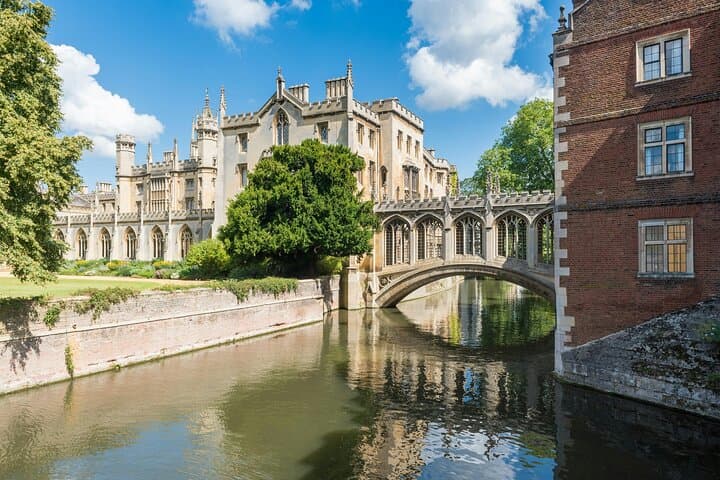 Explore Cambridge: Full-Day Guided Tour and River Punting from London photo 6